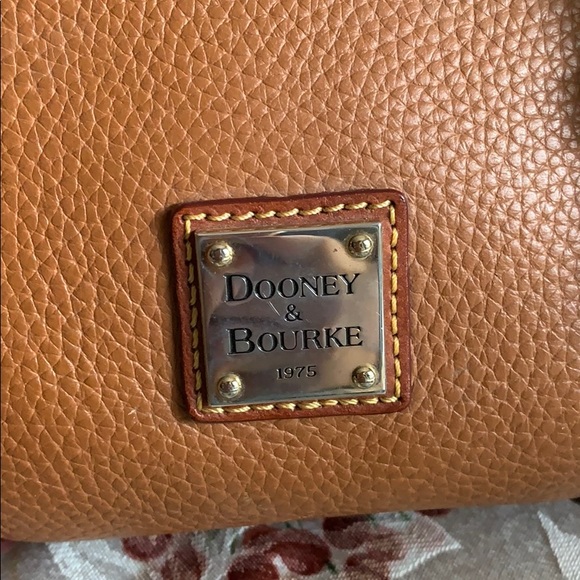 Dooney & Bourke genuine leather purse. - Picture 5 of 5